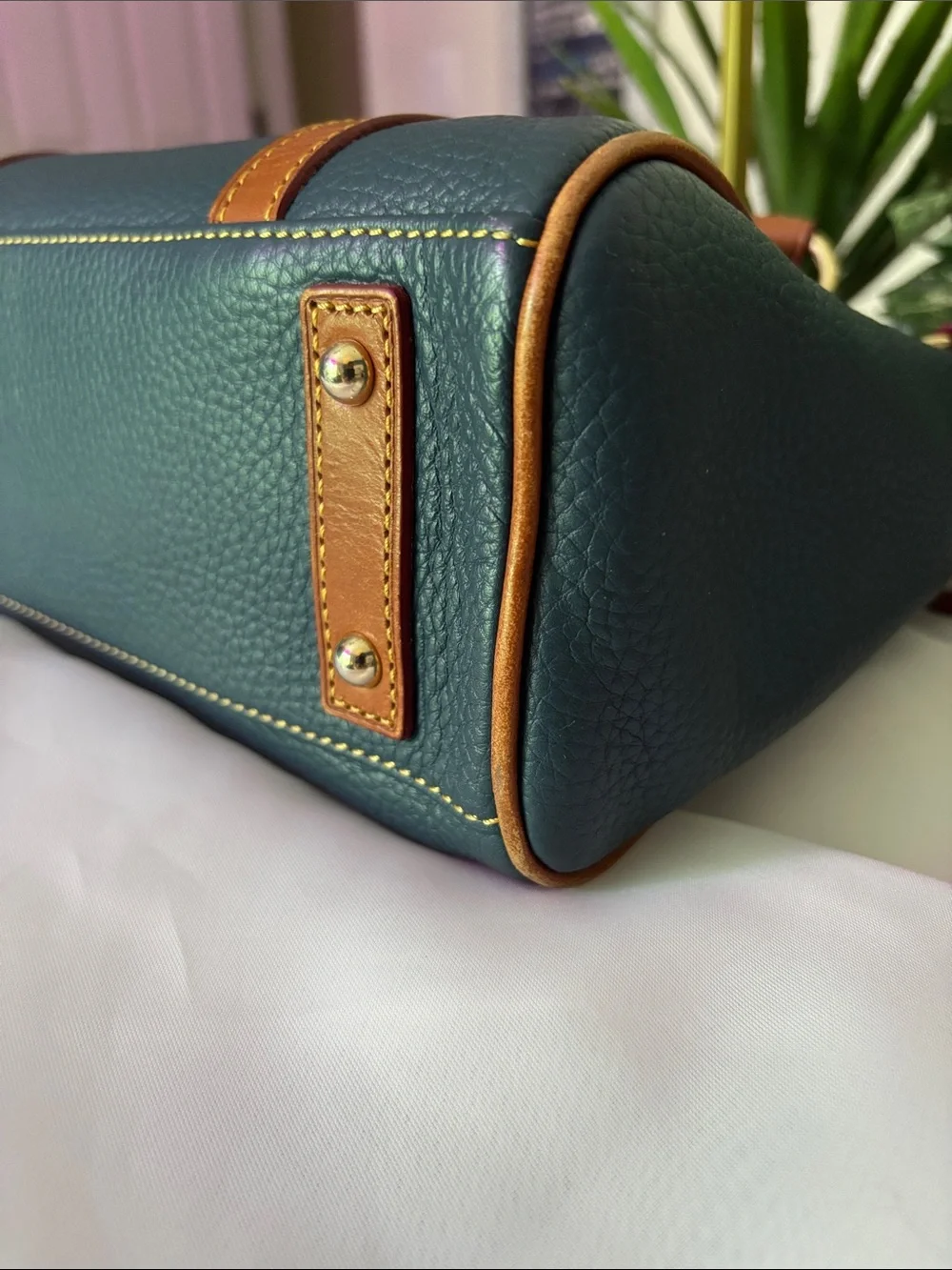 Dooney & Bourke idooney bourke